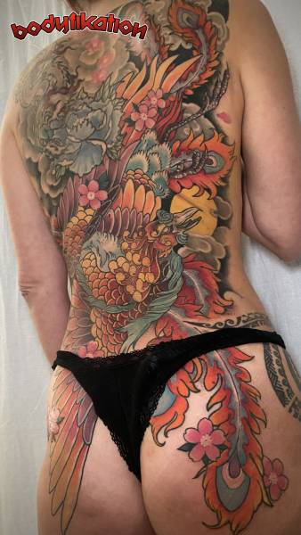 Où trouver un modèle de tatouage de phenix, en couleur ou noir et gris,  et quelle est la signification, à talence dans la région de Bordeaux