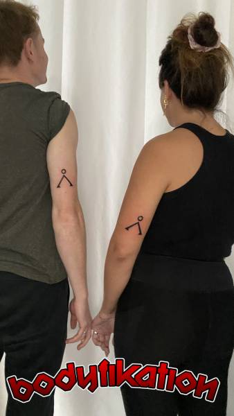 Tatouage de couple Bordeaux et alentours , original et symbolisant l'amour entre mari et femme