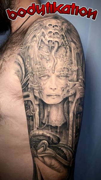 Où trouver un tatoueur spécialisé dans le tatouage inspiré de giger, le créateur d'alien, à Bordeaux en gironde ?
